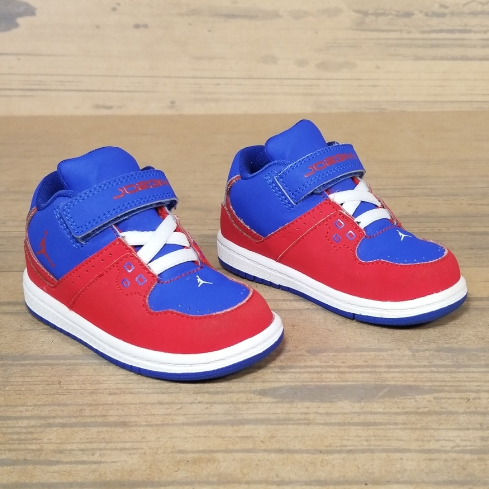***SOLD***Nike Jordan Sneakers Kids Size 6C - Picture 2 of 8